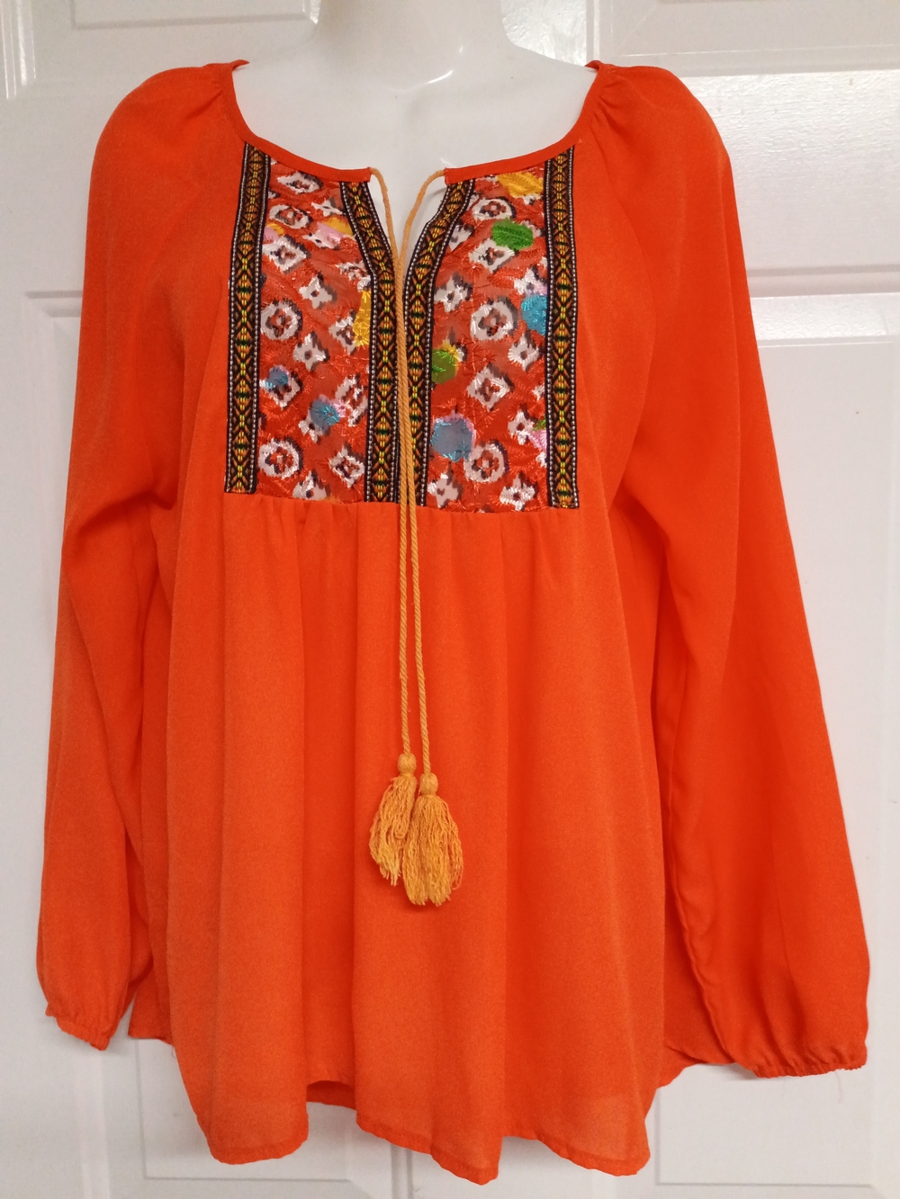 🤠🦄 Women’s Orange Embroidered Peasant Blouse Size M